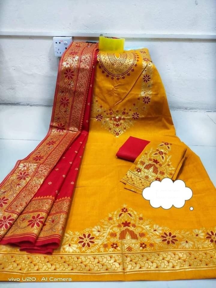 আকর্ষণীয় ডিজাইনে কটন থ্রি পিস