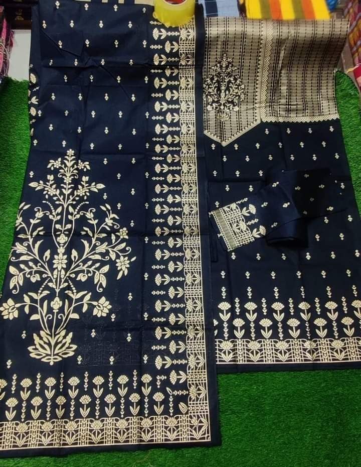 আকর্ষণীয় ডিজাইনে আনস্টিচড কটন থ্রি পিস