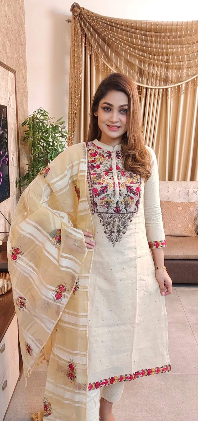 আকর্ষণীয় ডিজাইনে কটন থ্রি পিস