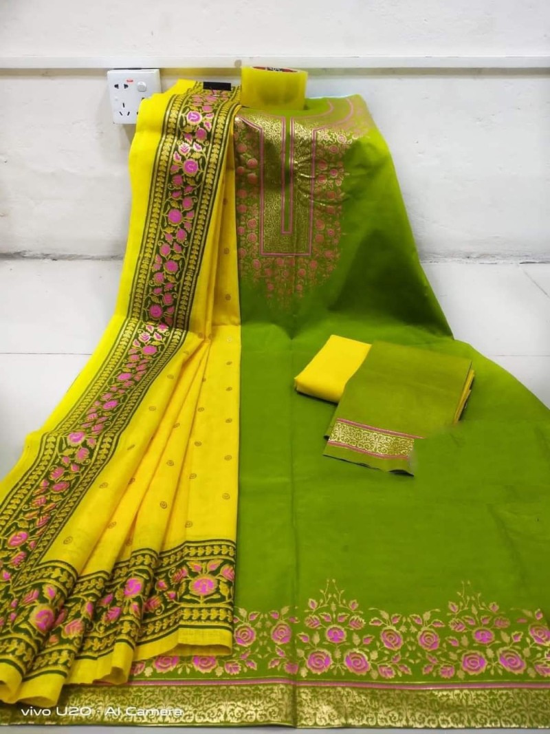 আকর্ষণীয় ডিজাইনে কটন থ্রি পিস