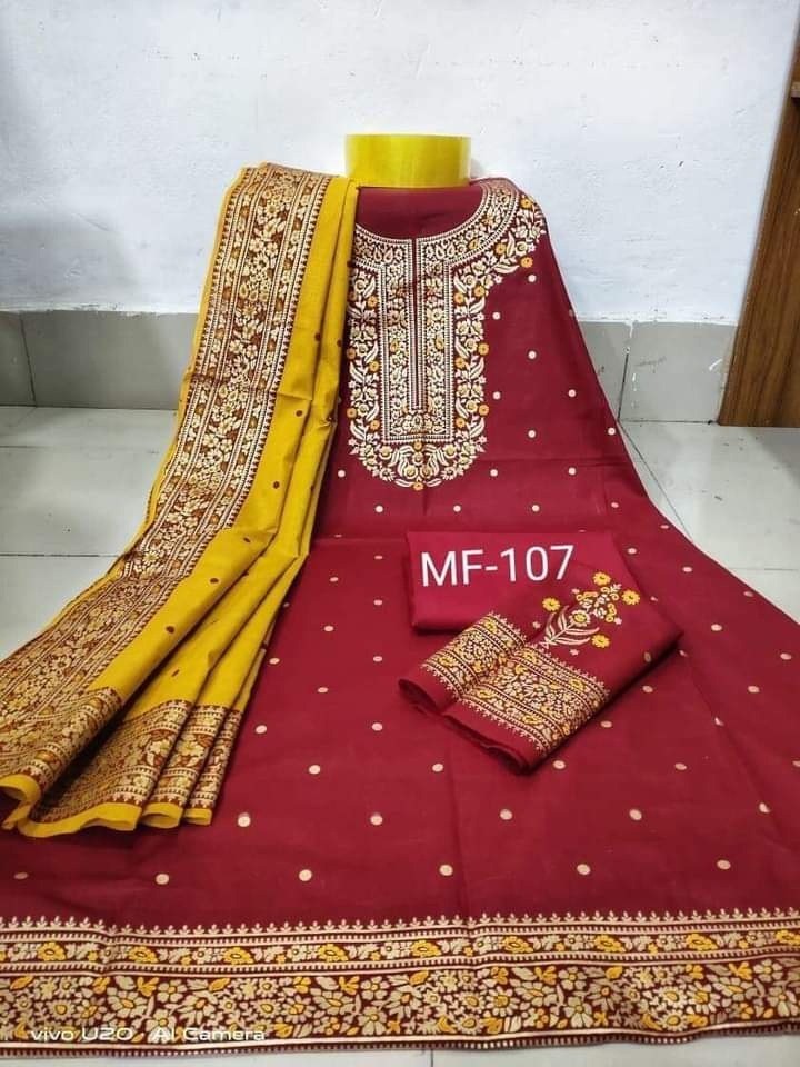 আকর্ষণীয় ডিজাইনে আনস্টিচড কটন থ্রি পিস