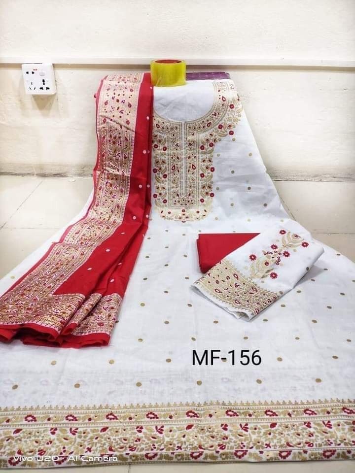 আকর্ষণীয় ডিজাইনে আনস্টিচড কটন থ্রি পিস