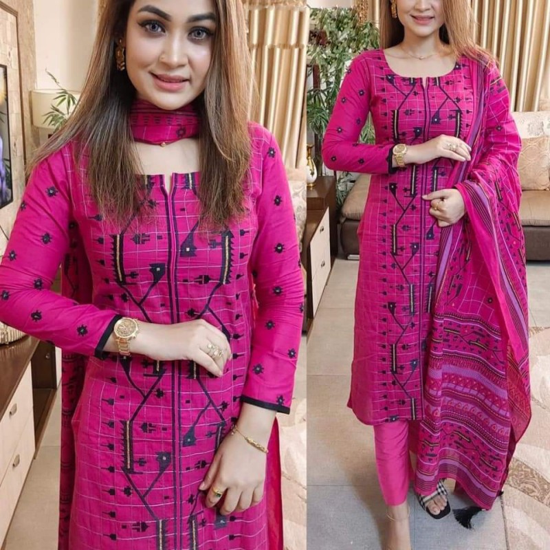 আকর্ষণীয় ডিজাইনে কটন থ্রি পিস