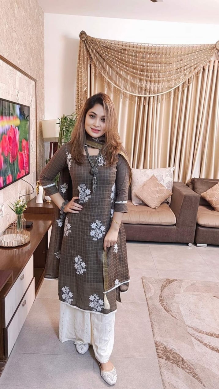 আকর্ষণীয় ডিজাইনে কটন থ্রি পিস