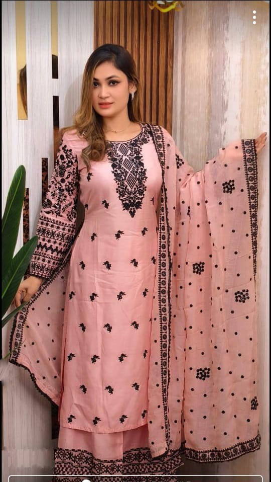 আকর্ষণীয় ডিজাইনে কটন থ্রি পিস